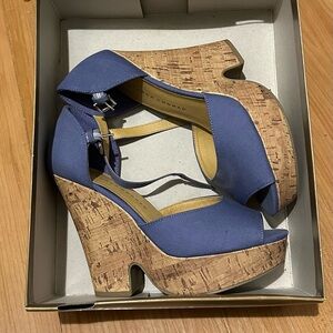 LC by Lauren Conrad periwinkle blue cork heels size 7.5